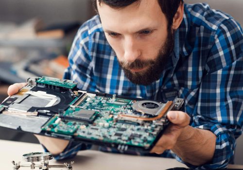 Competência que vai da Engenharia de Computação à Engenharia de Segurança